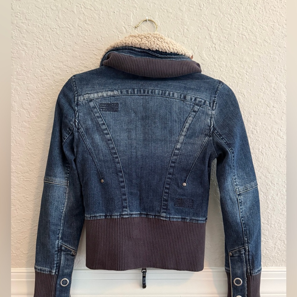 Armani Exchange - Women's Blue Denim Jacket with Sherpa Collar - XS - Picture 2 of 7